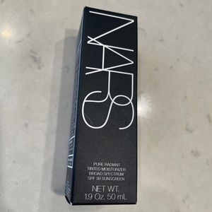 NARS pure radiant tinted moisturizer 03